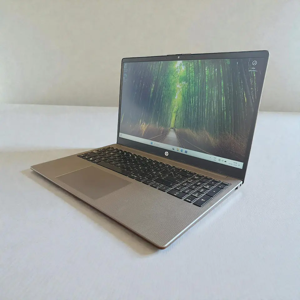 HP 255 G10 / Ryzen 7 7730U / 16GB RAM / 512GB SSD / Pantalla 15,6 HD 5