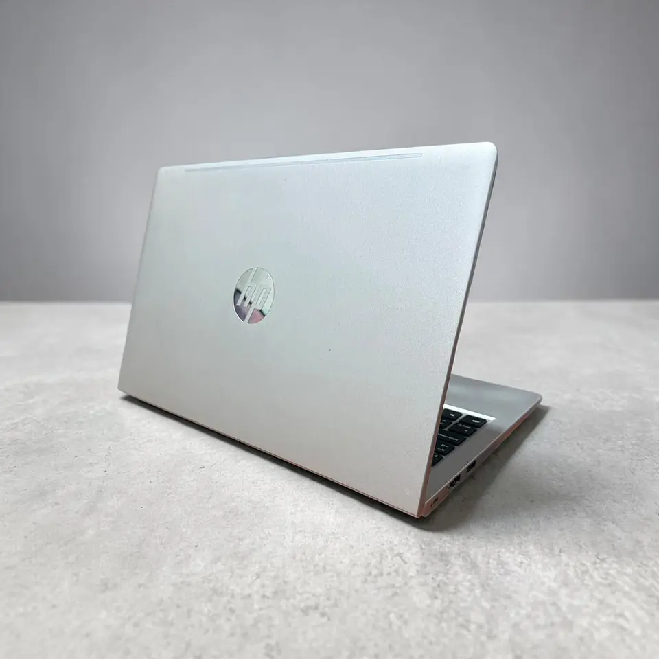 HP Probook 440 G8 / i7-1165G7 / 16GB RAM / 512GB SSD / Pantalla 14 FHD 2