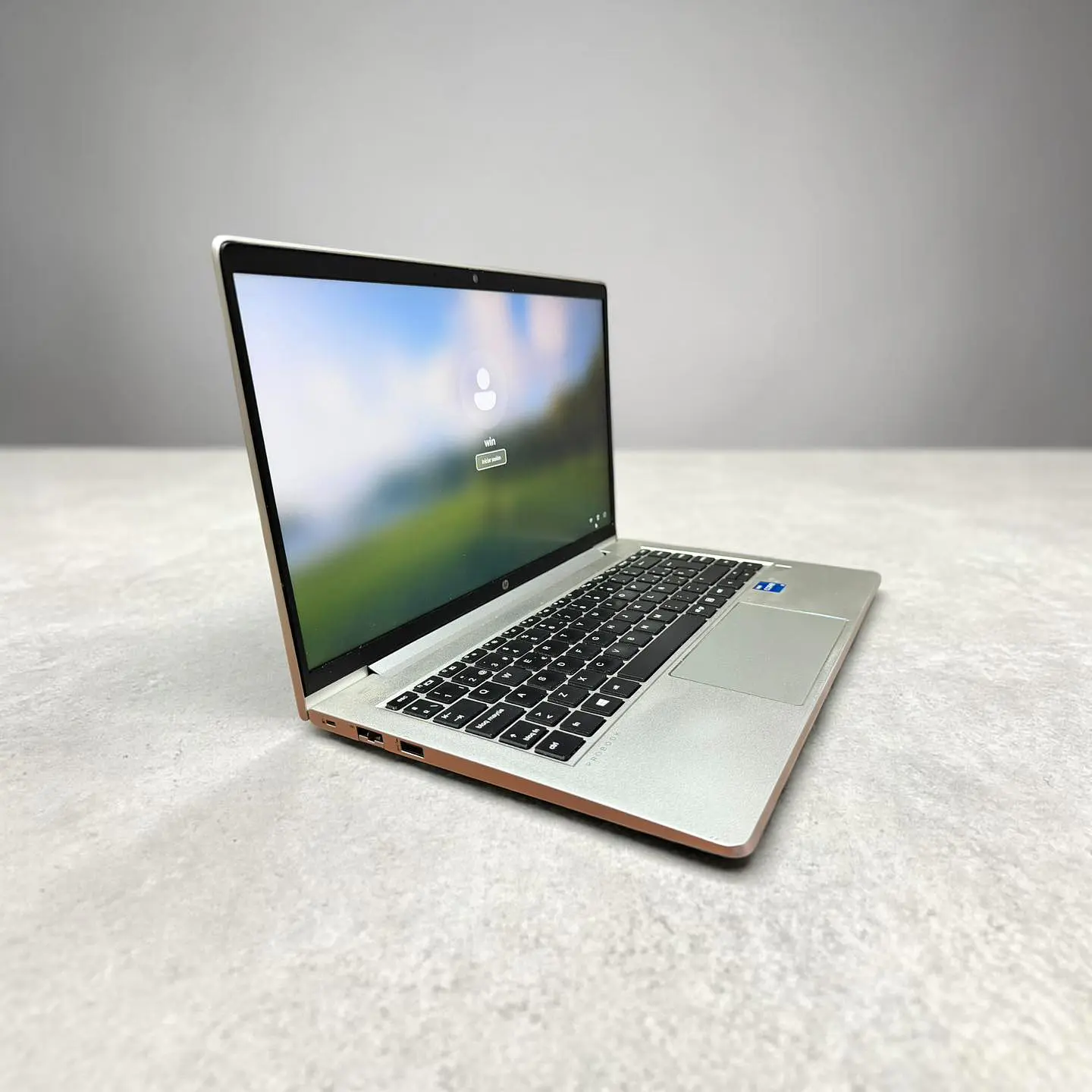 HP Probook 440 G8 / i7-1165G7 / 16GB RAM / 512GB SSD / Pantalla 14 FHD 5