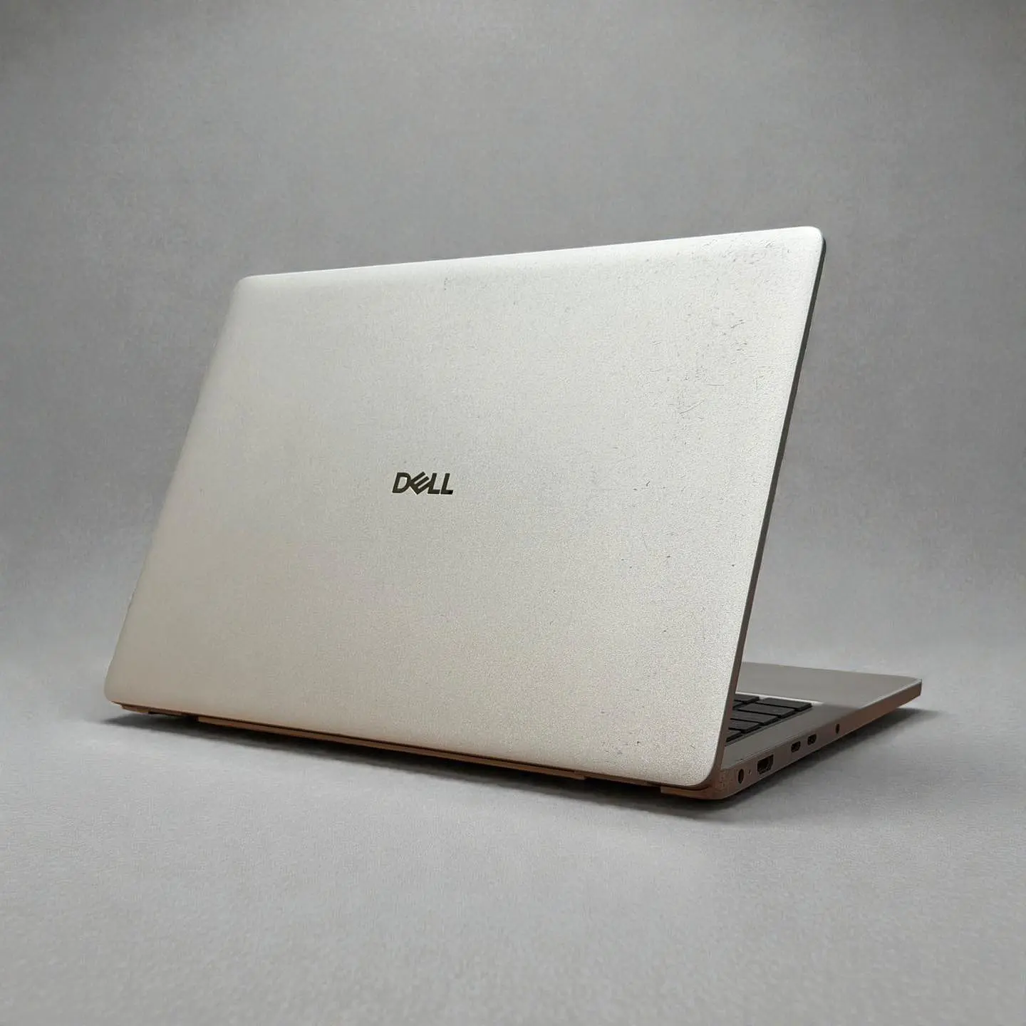 Dell Pro 14 PC14250 / Ultra 5 235U / 16GB RAM / 256GB SSD / Pantalla 14 FHD 3