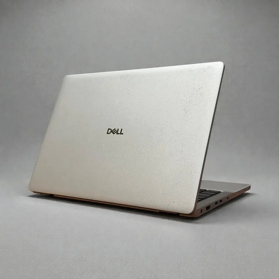 Dell Pro 14 PC14250 / Ultra 5 235U / 16GB RAM / 256GB SSD / Pantalla 14 FHD 3