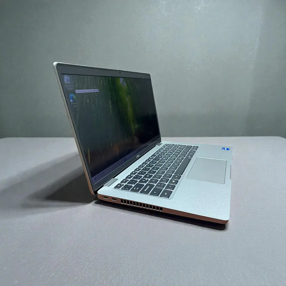 Dell latitude 5420 / i7-1165G7 / 12GB RAM / 512GB SSD / Pantalla 14 FHD 4