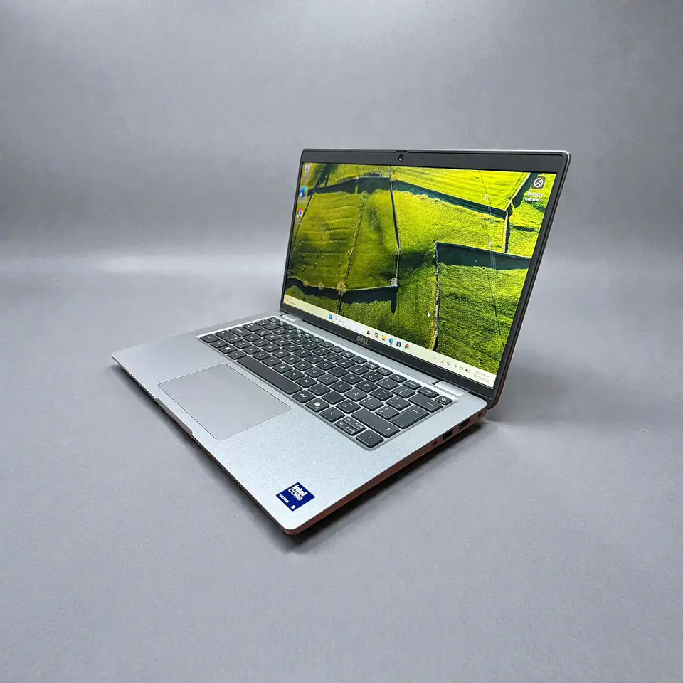 Dell latitude 5450 / Ultra 5 125U / 16GB RAM / 512GB SSD / Pantalla 14 FHD 7