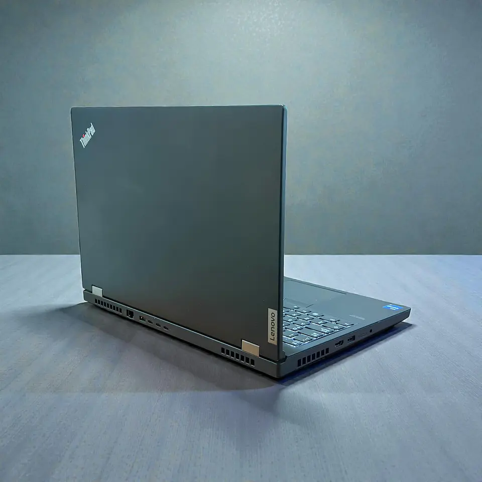 Lenovo Thinkpad T15g Gen 2 / i7-11800H / Nvidia RTX 3080 (16GB) / 24GB RAM / 512GB SSD 2