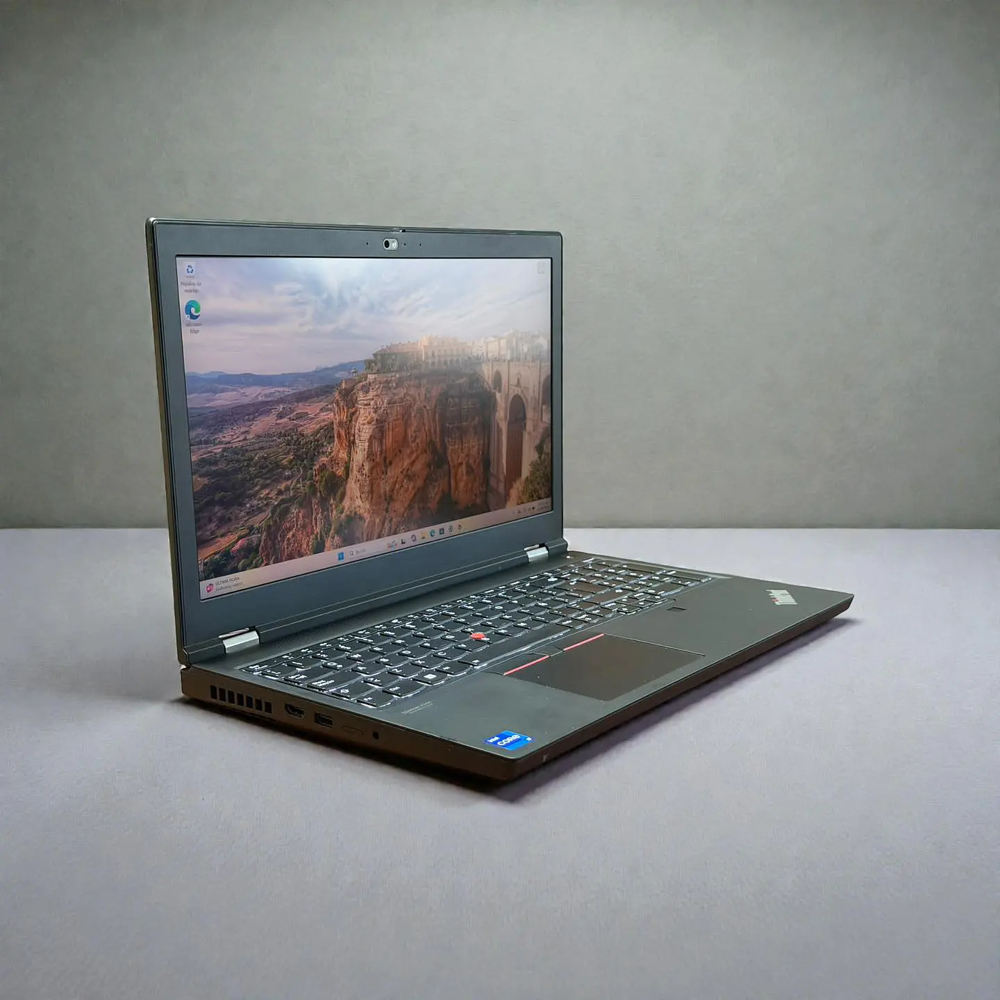 Lenovo Thinkpad T15g Gen 2 / i7-11800H / Nvidia RTX 3080 (16GB) / 24GB RAM / 512GB SSD 4