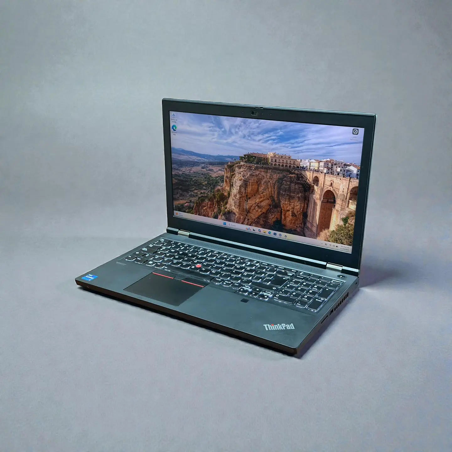 Lenovo Thinkpad T15g Gen 2 / i7-11800H / Nvidia RTX 3080 (16GB) / 24GB RAM / 512GB SSD 6