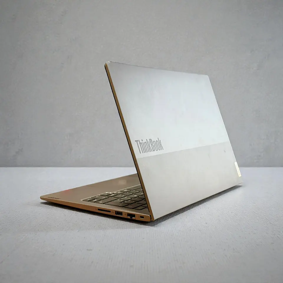 Lenovo Thinkbook 14 G6 / i5-13420H / 16GB RAM / 512GB SSD / Pantalla 14 FHD 4