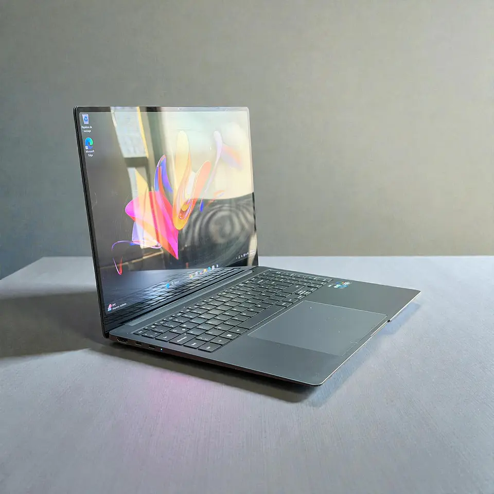 Samsung NP960XFG / i7-1360P / 16GB RAM / 512GB SSD / Pantalla 16 Amoled 3K 6