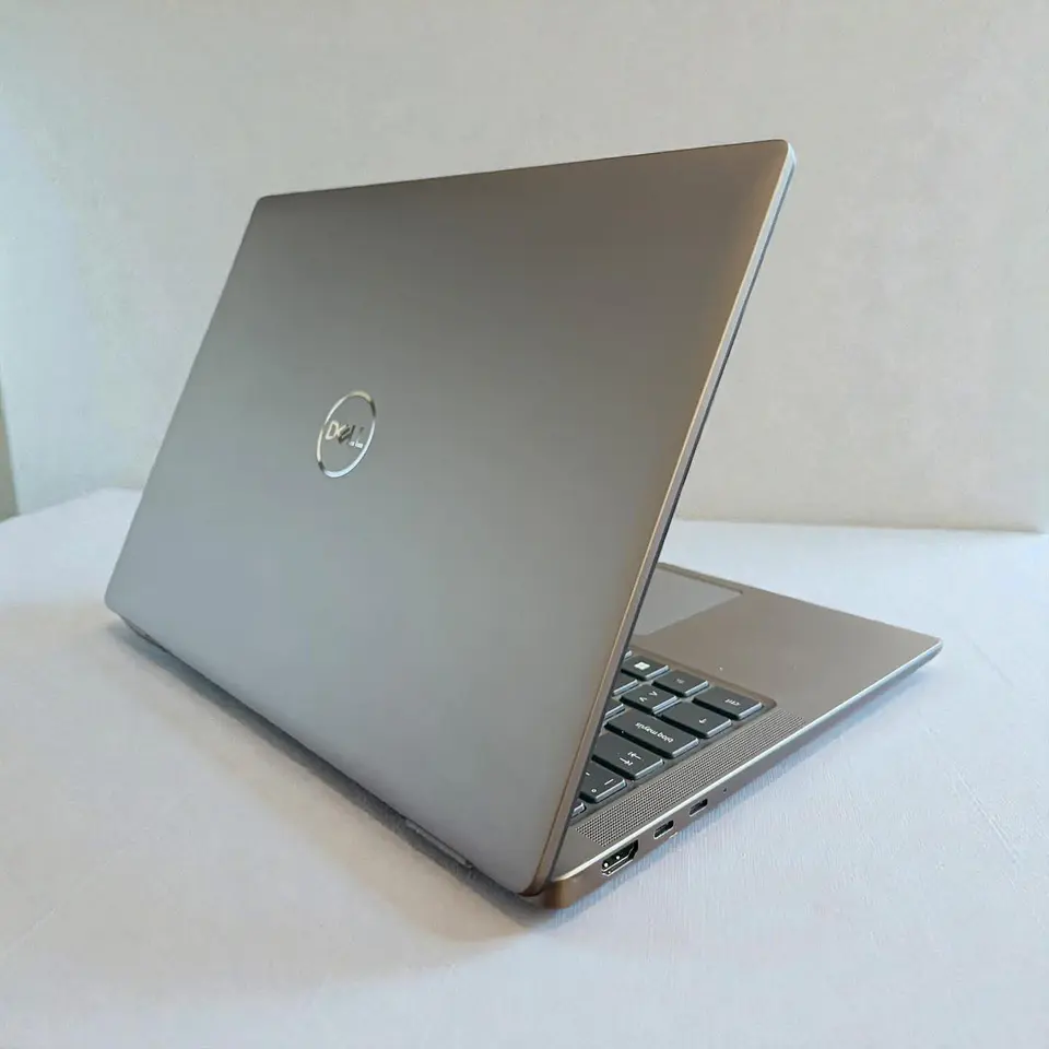 Dell latitude 7450 / Ultra 5 135U / Pantalla 14 FHD / 16GB RAM / 512GB SSD 6