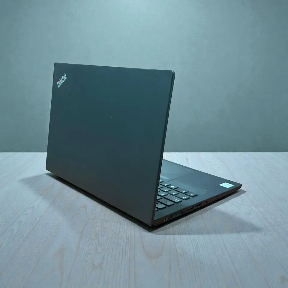 Lenovo Thinkpad T14 Gen 1 / i7-10510U / 16GB RAM / 512GB SSD / Pantalla 14 FHD 1