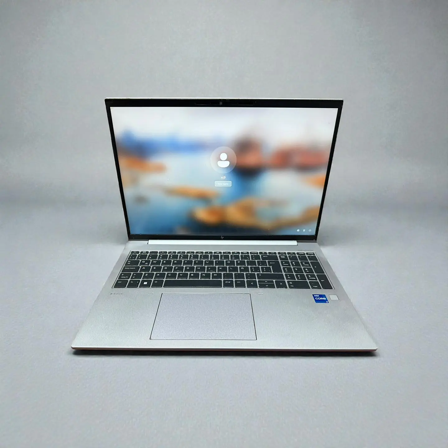 HP Zbook Firefly 16 G9 / i7-1260P / 32GB RAM / 512GB SSD / Pantalla 16 FHD 1