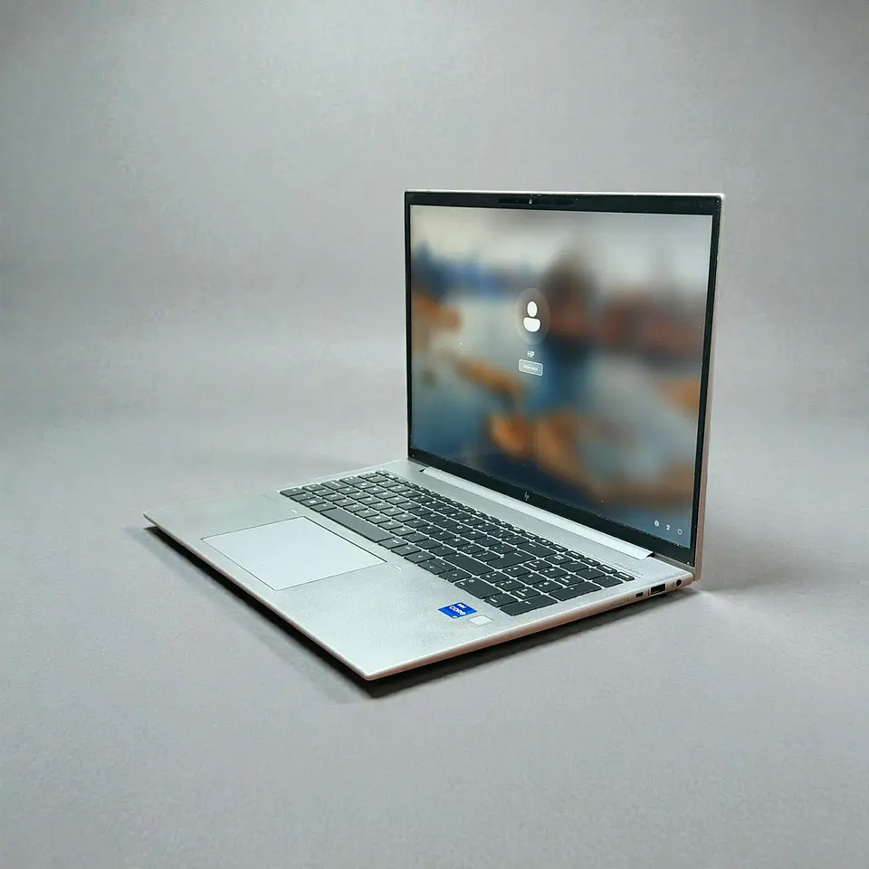 HP Zbook Firefly 16 G9 / i7-1260P / 32GB RAM / 512GB SSD / Pantalla 16 FHD 7
