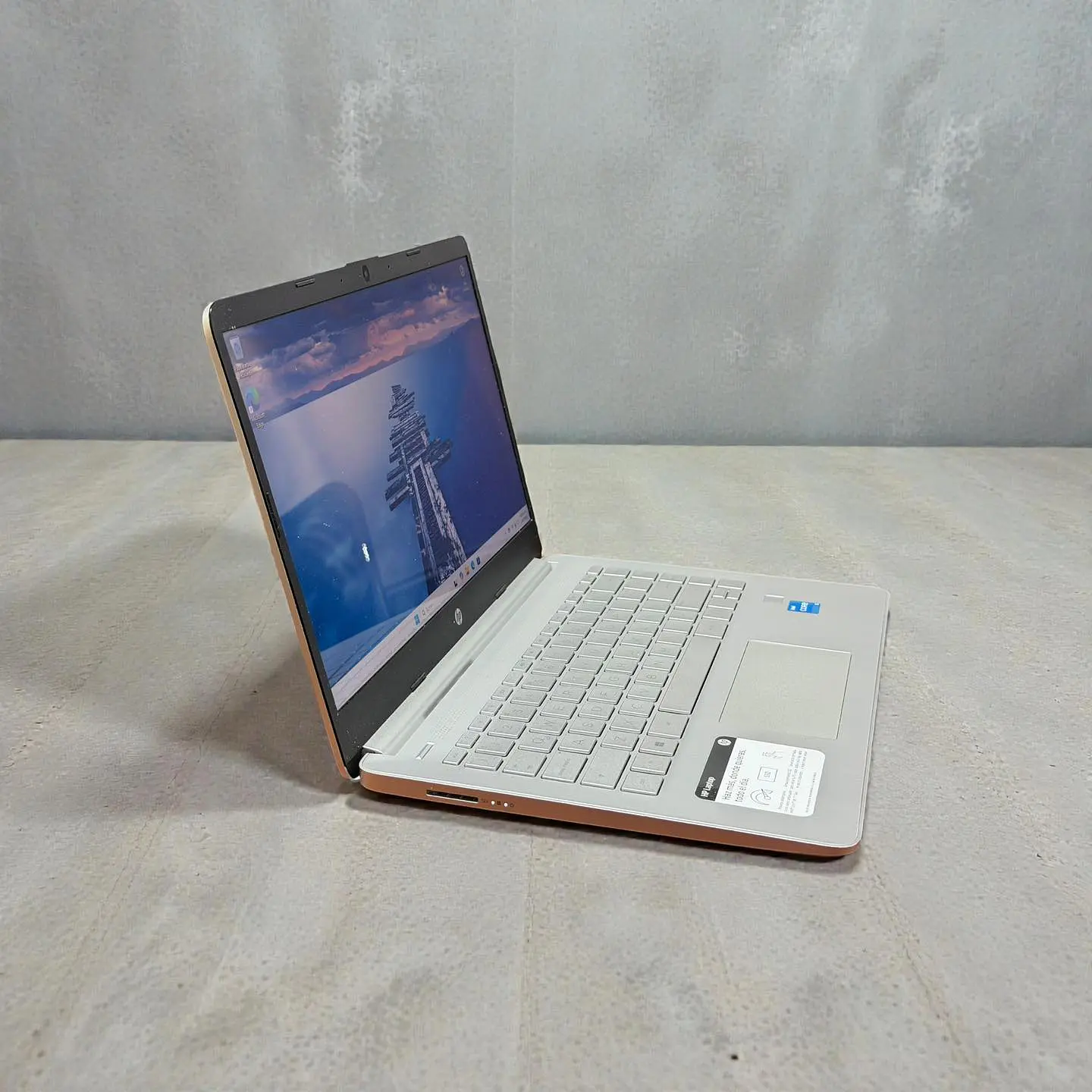 HP 14 DQ / i3-1115G4 / 8GB RAM / 256GB SSD / Pantalla 14 HD 6