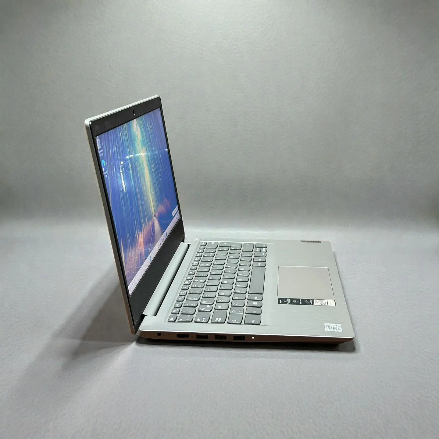 Lenovo Ideapad 3 / i3-1005G1 / 8GB RAM / 256GB SSD / Pantalla 14 HD 3