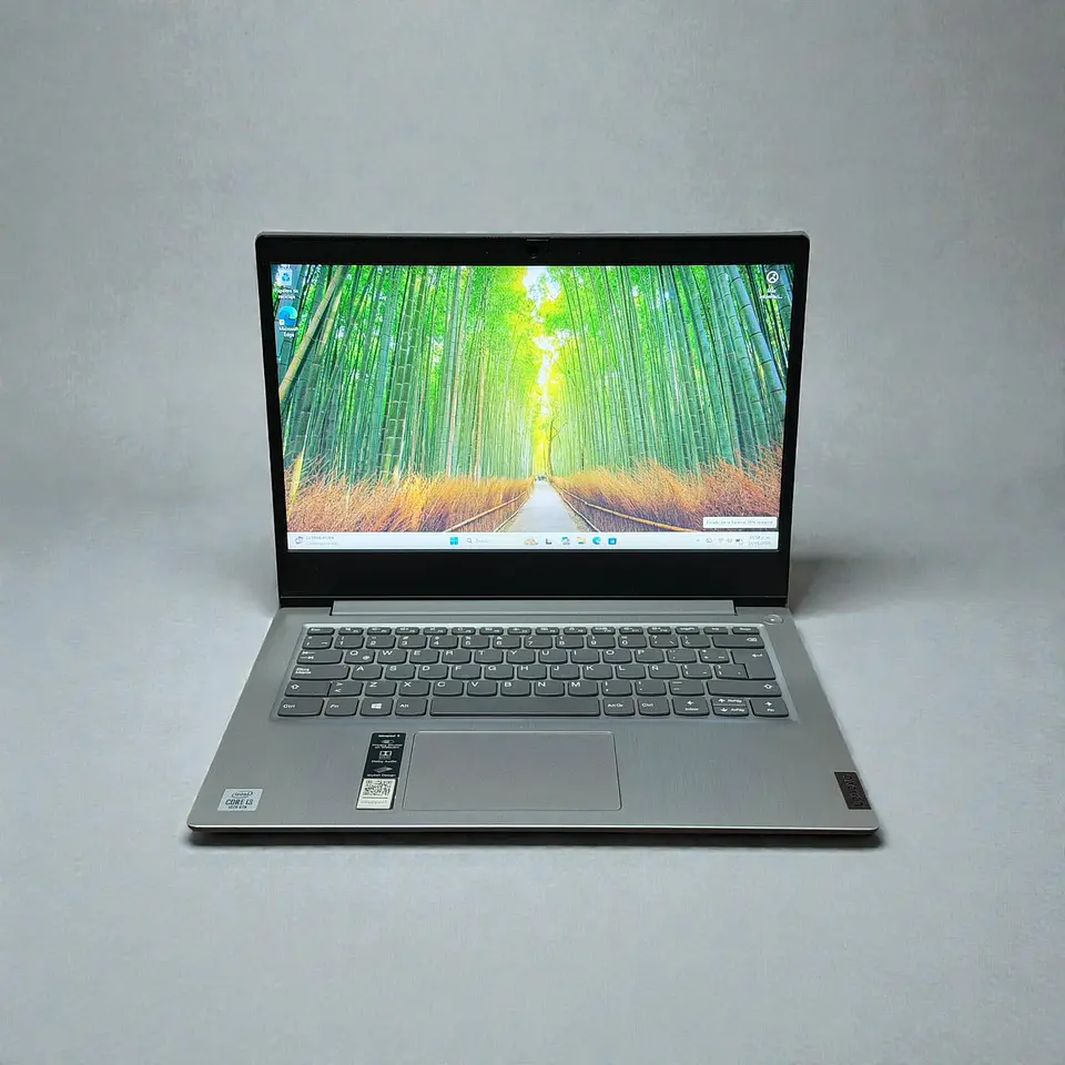 Lenovo Ideapad 3 / i3-1005G1 / 8GB RAM / 256GB SSD / Pantalla 14 HD 1