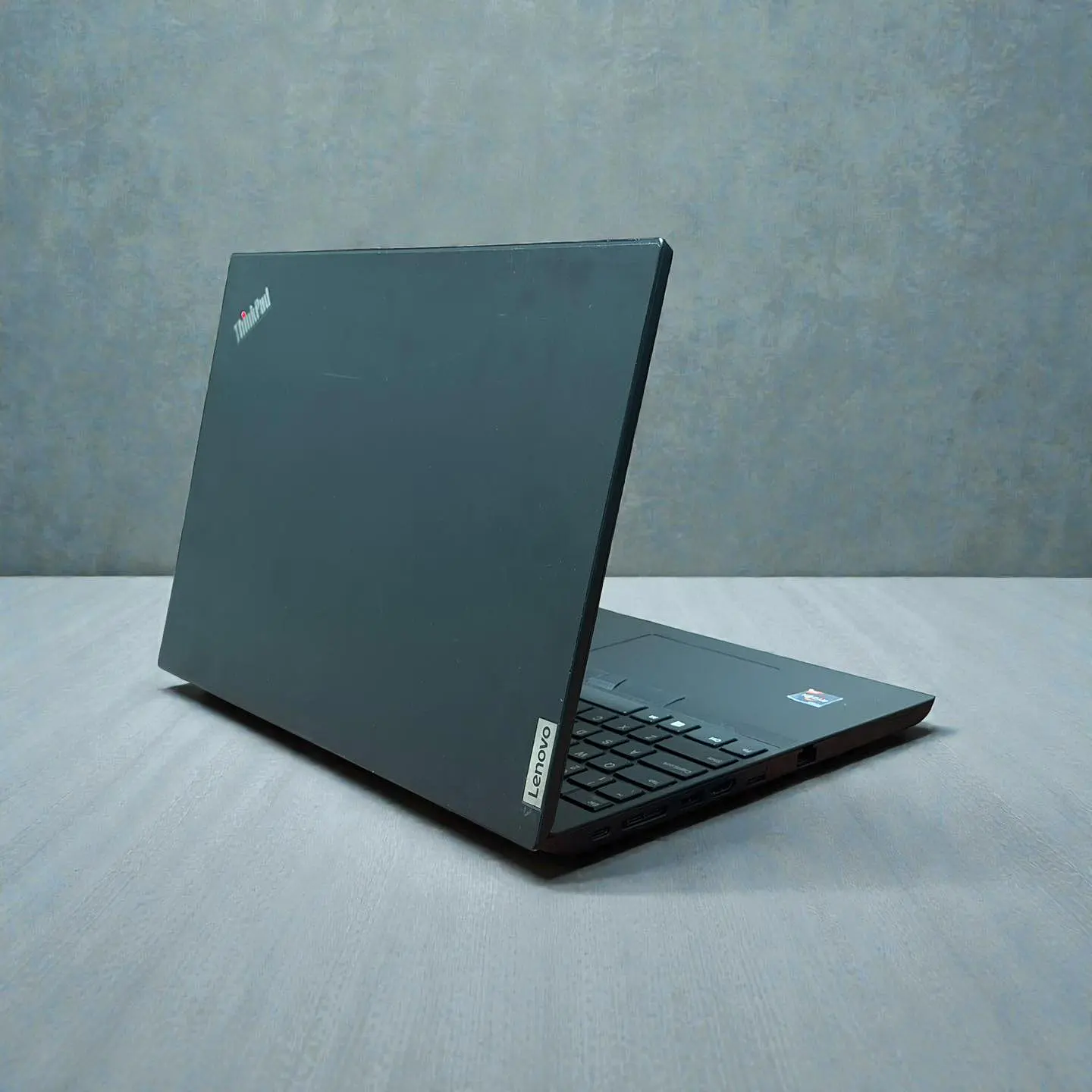 Thinkpad L15 Gen 1 / Ryzen 5 PRO 4650U / 16GB RAM / 256GB SSD / Pantalla 15,6 Full HD 4