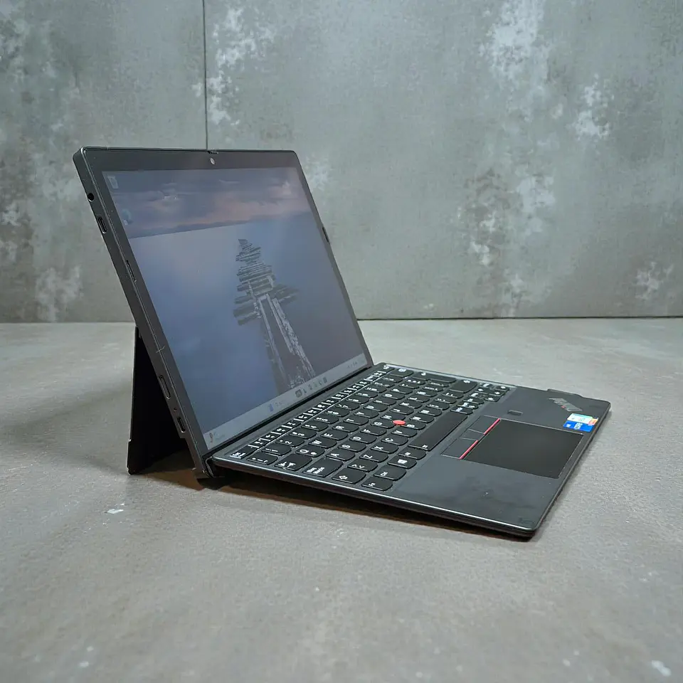 Lenovo Thinkpad X12 Detachable Gen 1 / i5-1135G7 / 8GB RAM / 512GB SSD / Pantalla 12,5 FHD Touch Convertible 3