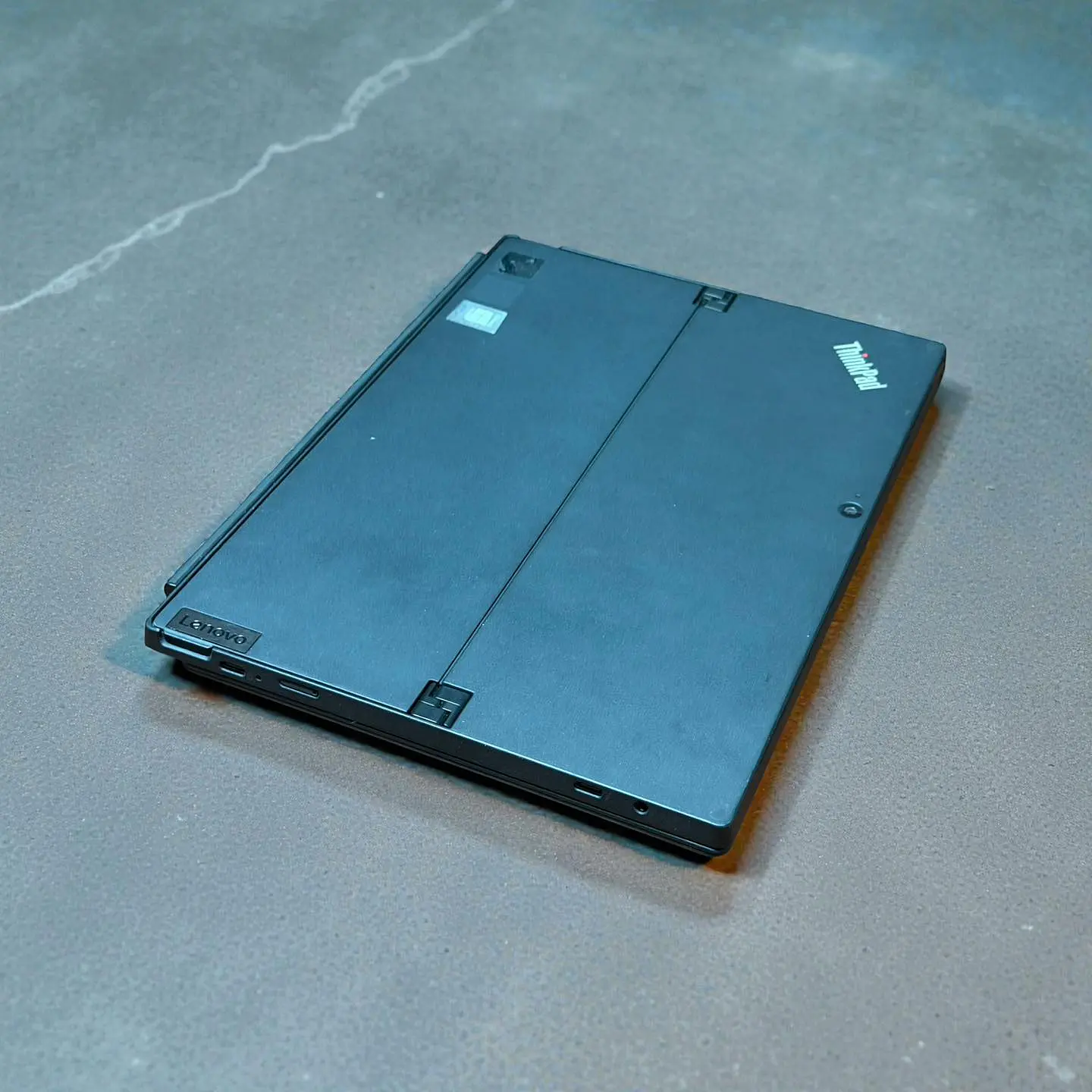 Lenovo Thinkpad X12 Detachable Gen 1 / i5-1135G7 / 8GB RAM / 512GB SSD / Pantalla 12,5 FHD Touch Convertible 7