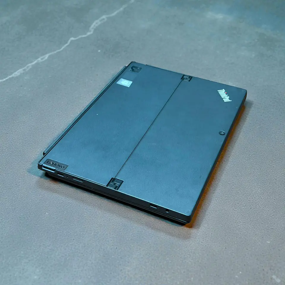 Lenovo Thinkpad X12 Detachable Gen 1 / i5-1135G7 / 8GB RAM / 512GB SSD / Pantalla 12,5 FHD Touch Convertible 7