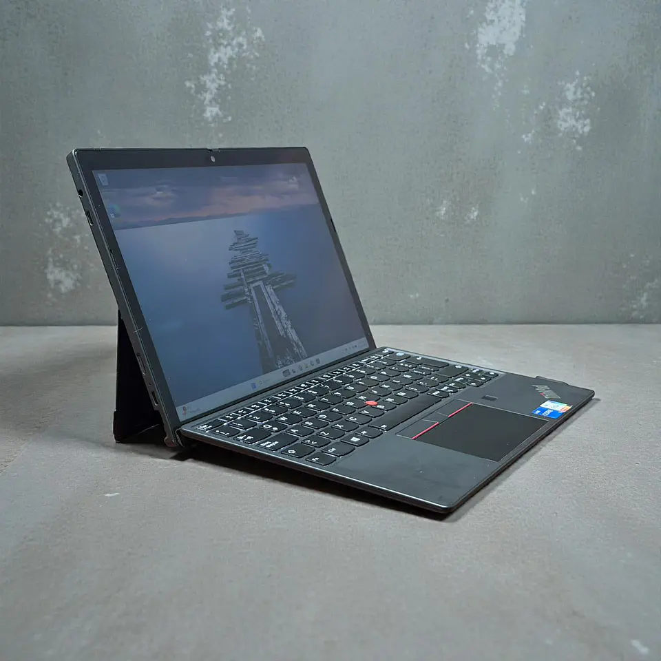Lenovo Thinkpad X12 Detachable Gen 1 / i5-1135G7 / 8GB RAM / 512GB SSD / Pantalla 12,5 FHD Touch Convertible 8