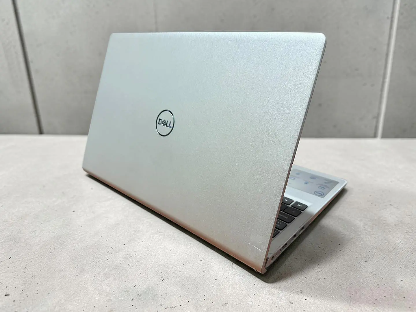 Dell Inspiron 15 3520 / i7-1255U / 16GB RAM / 512GB SSD / Pantalla 15,6 Full HD 2