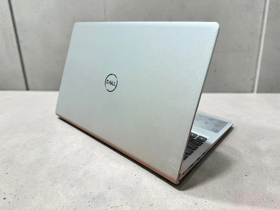 Dell Inspiron 15 3520 / i7-1255U / 16GB RAM / 512GB SSD / Pantalla 15,6 Full HD 2