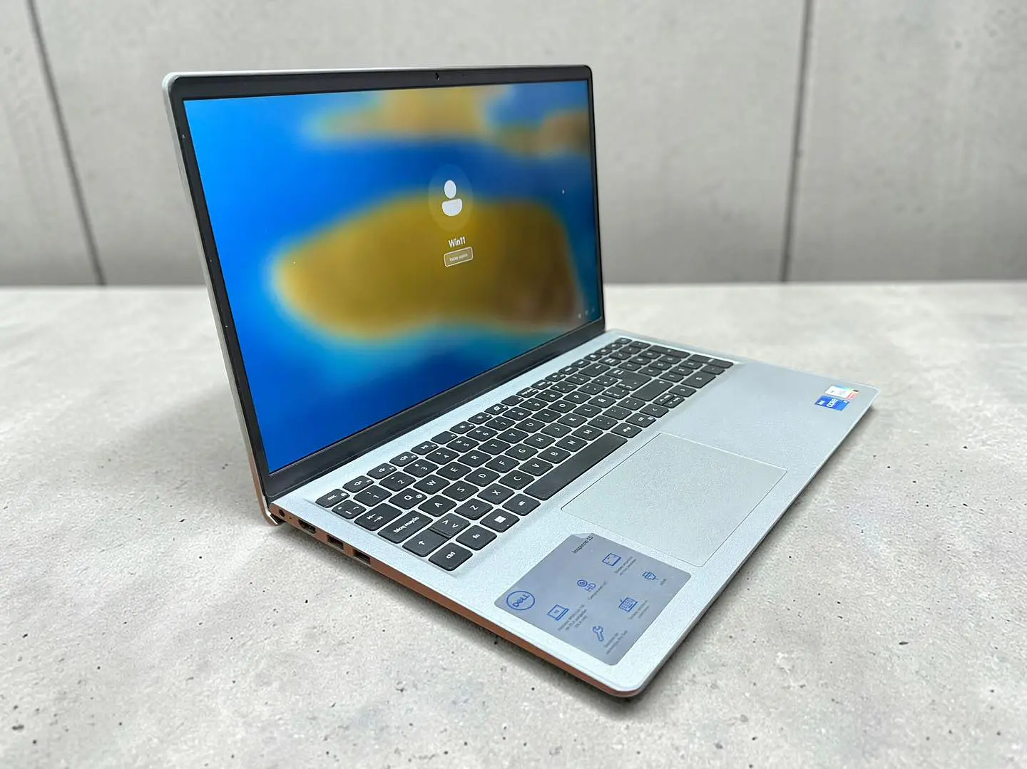 Dell Inspiron 15 3520 / i7-1255U / 16GB RAM / 512GB SSD / Pantalla 15,6 Full HD 4