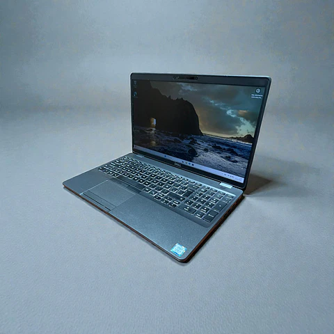 Dell latitude 5500 / i5-8365U / 8GB RAM / 256GB SSD / Pantalla 15,6 Full HD TOUCH