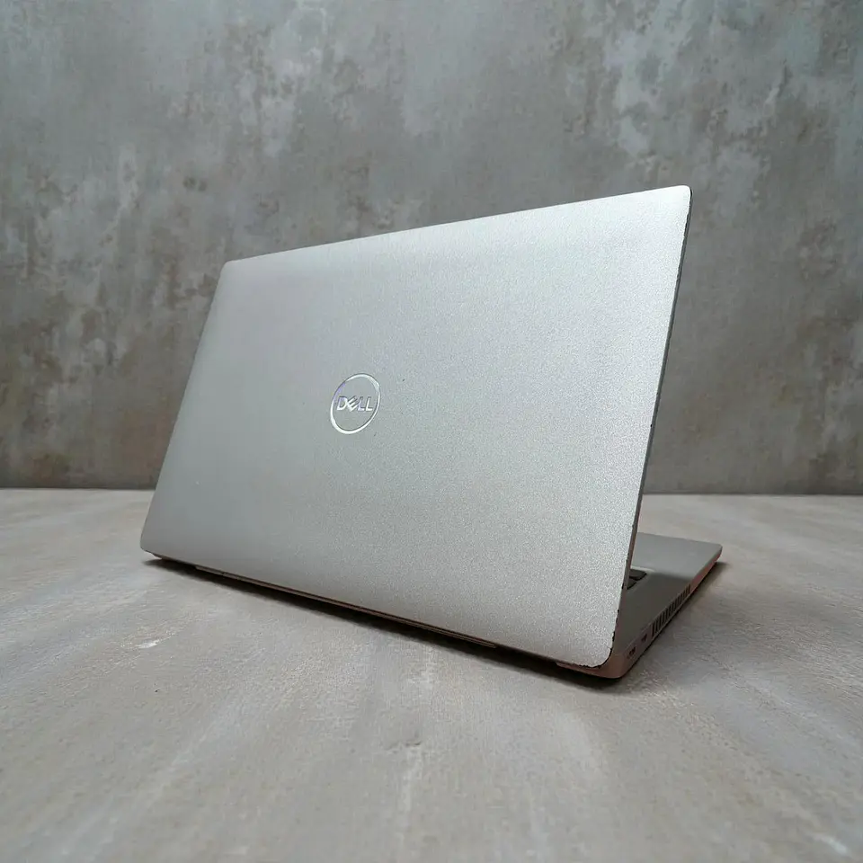Dell latitude 5420 / i7-1165G7 / 16GB RAM / 512GB SSD / Pantalla 14 FHD TOUCH 5