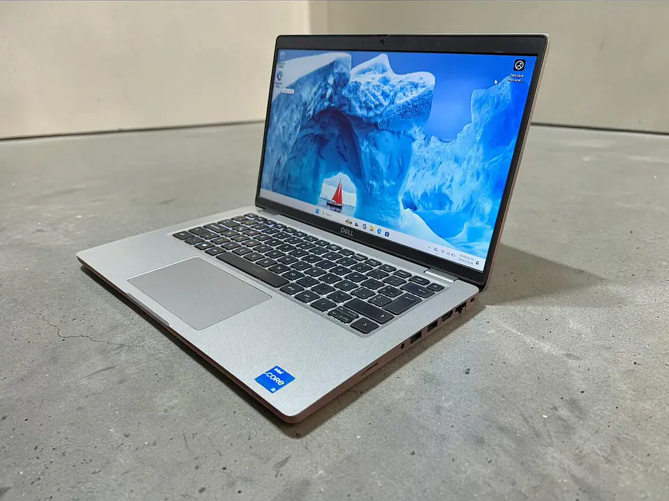 Dell latitude 5420 / i5-1135G7 / 16GB RAM / 256GB SSD / Pantalla 14 HD 4