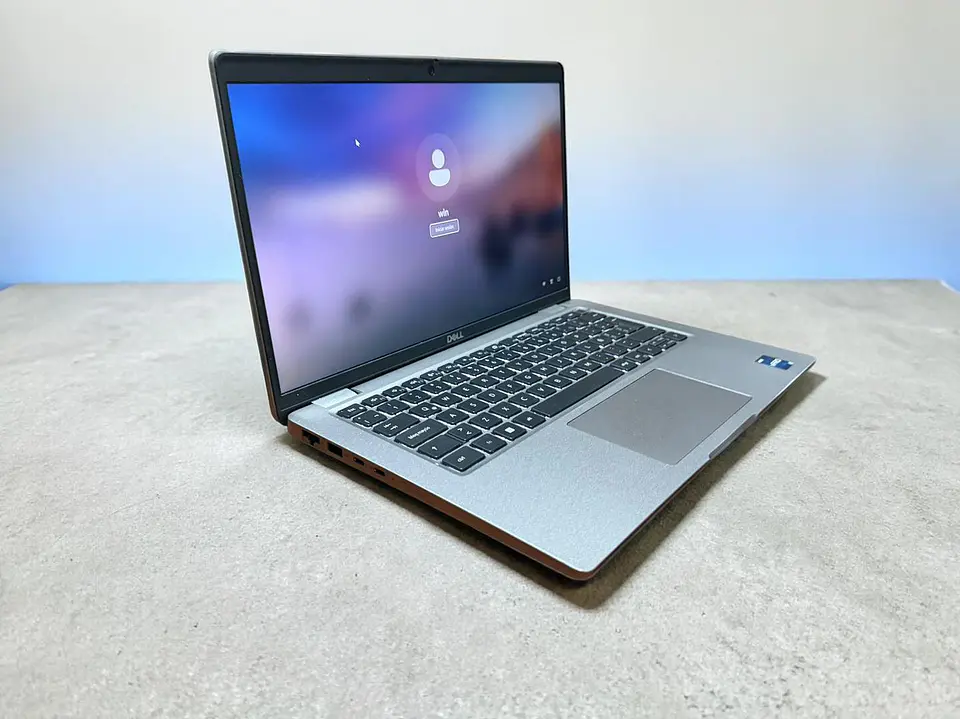 Dell latitude 5440 / i7-1370P / 16GB RAM / 512GB SSD / Pantalla 14 FHD 3