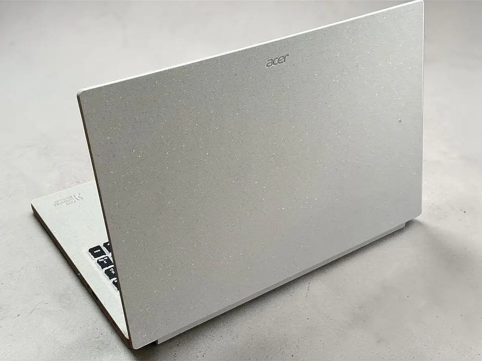 Acer Ecologico Vero AV15-51 / i5-1155G7 / 16GB RAM / 256GB SSD / Pantalla 15,6 FHD 2