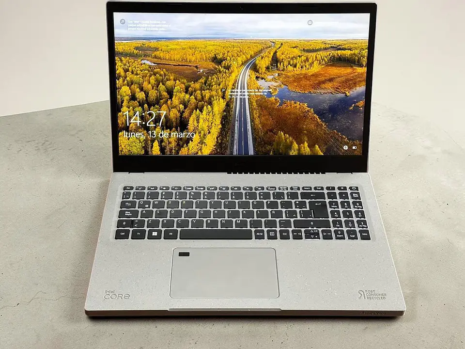 Acer Ecologico Vero AV15-51 / i5-1155G7 / 16GB RAM / 256GB SSD / Pantalla 15,6 FHD 7