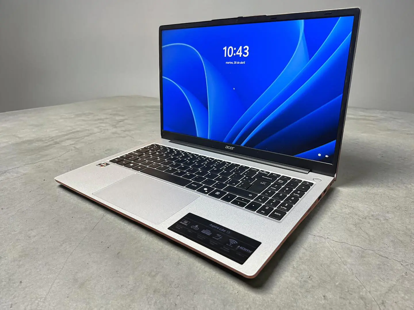 Acer Lite 15 / AMD Ryzen 7 5825U / 32GB RAM / Pantalla 15,6 FHD / 512GB SSD 4