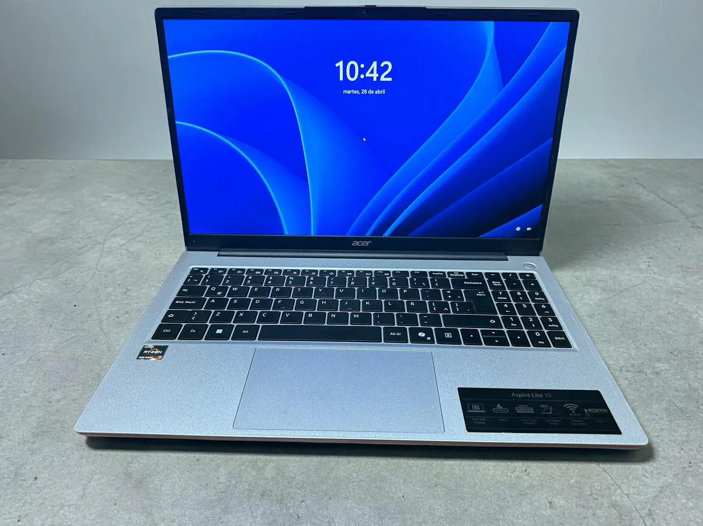 Acer Lite 15 / AMD Ryzen 7 5825U / 32GB RAM / Pantalla 15,6 FHD / 512GB SSD 1
