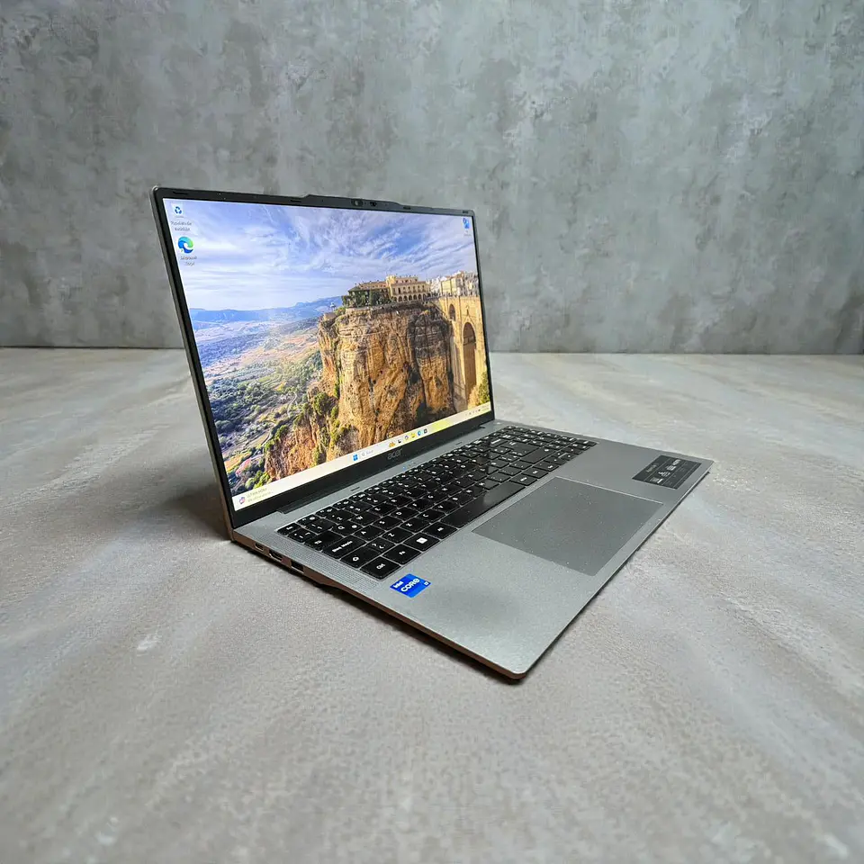 Acer Lite 16 / i7-1255U / 16GB RAM / 512GB SSD / Pantalla 16 FHD 5