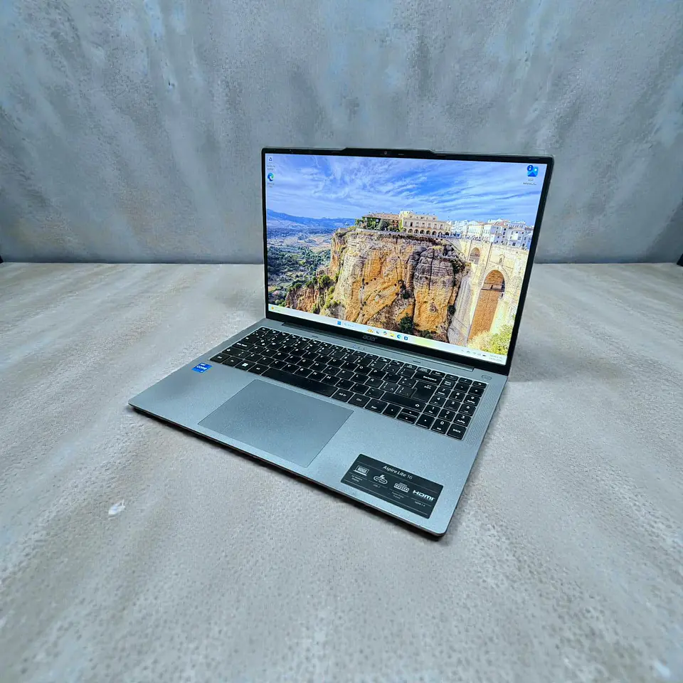 Acer Lite 16 / i7-1255U / 16GB RAM / 512GB SSD / Pantalla 16 FHD 4