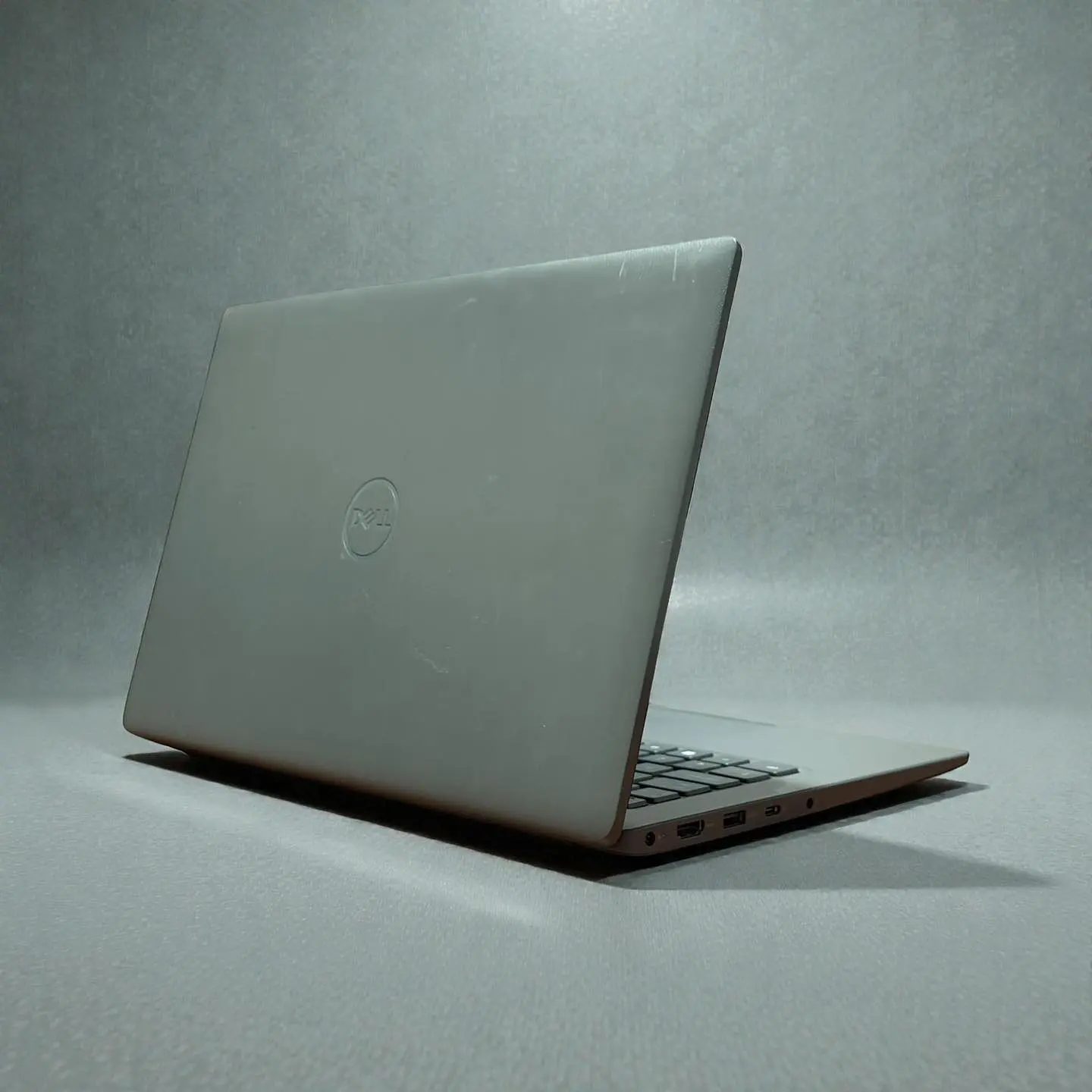 Dell latitude 3450 / i3-1315U / 16GB RAM / 512GB SSD / Pantalla 14 FHD 4