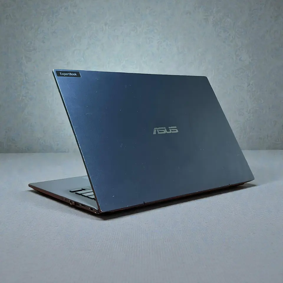 Asus Xpertbook B5402CBA / i7-1260P / 32GB RAM / 1TB SSD / Pantalla 14 Full HD IPS 6