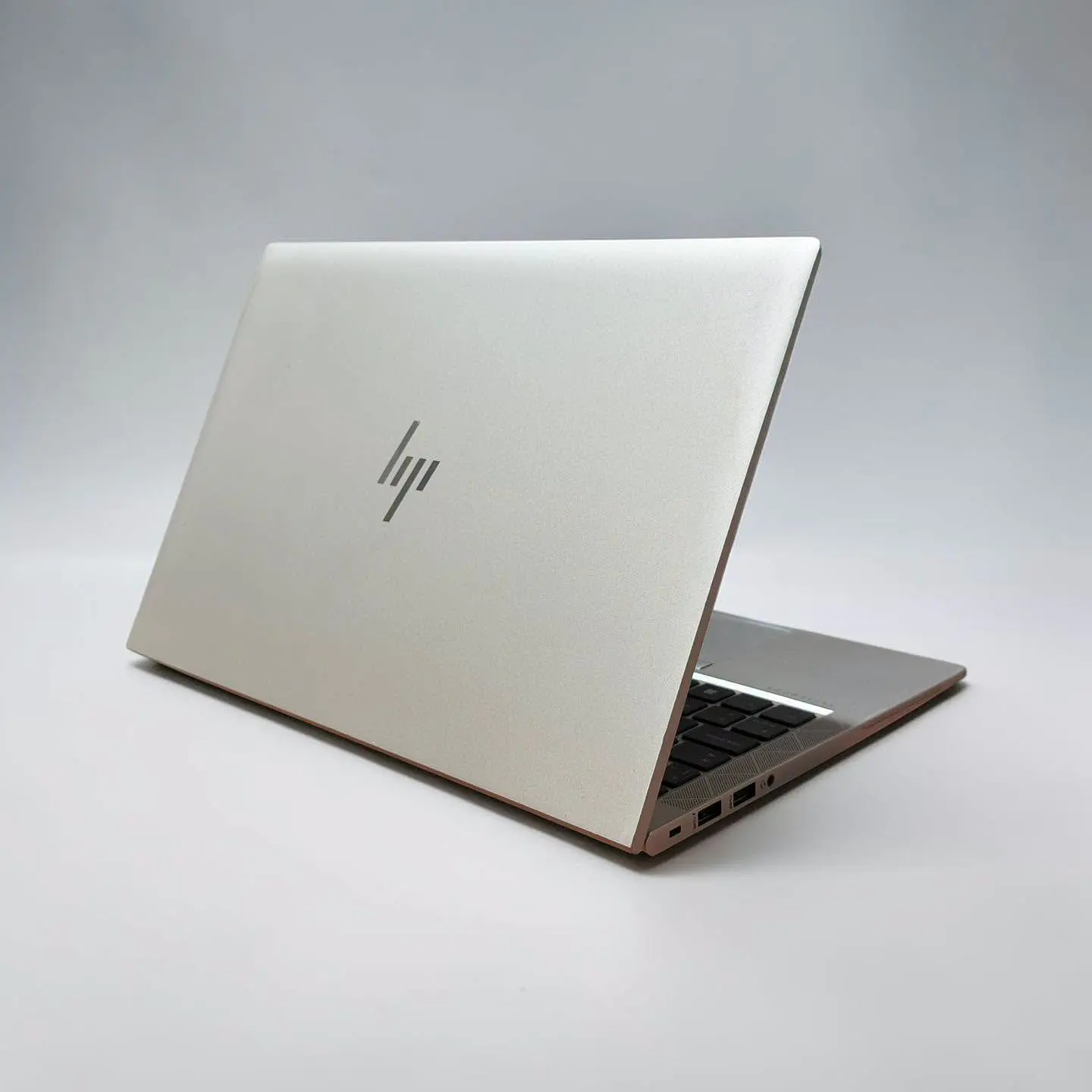 HP Elitebook 840 G8 / i7-1165G7 / 16GB RAM / 512GB SSD / Pantalla 14 FHD 2
