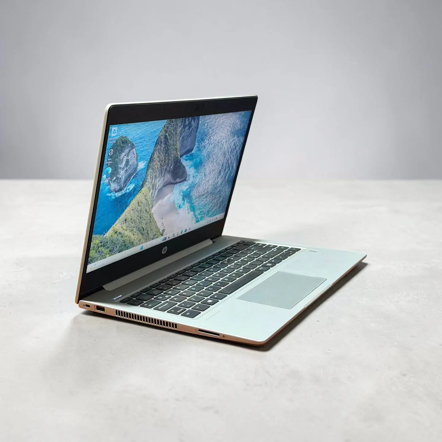 HP Probook 445 G7 / Ryzen 7 4700U / 12GB RAM / 256GB SSD / Pantalla 14 HD 4