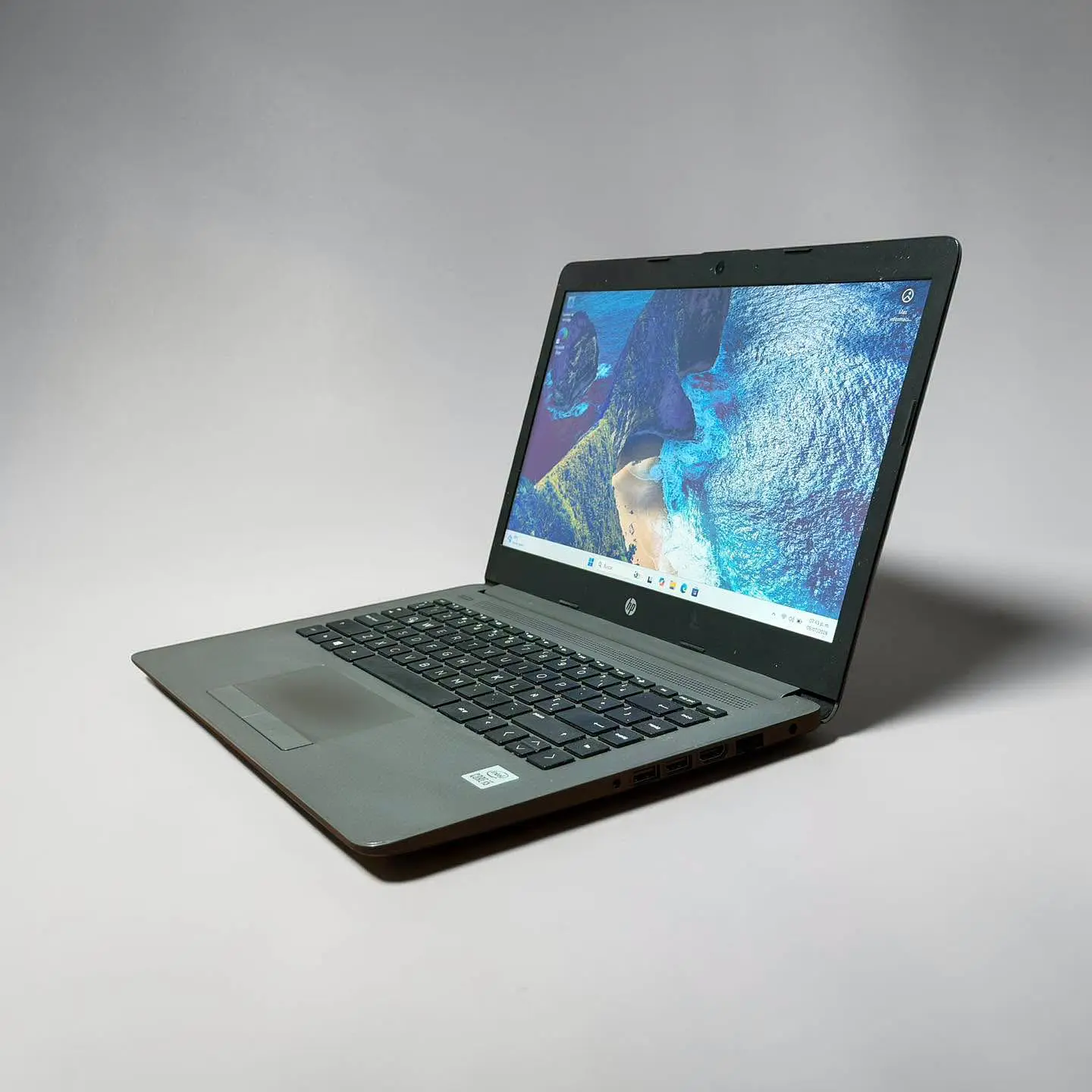 HP 240 G7 / i5-1035G1 / 16GB RAM / 512GB SSD / Pantalla 14 HD 3