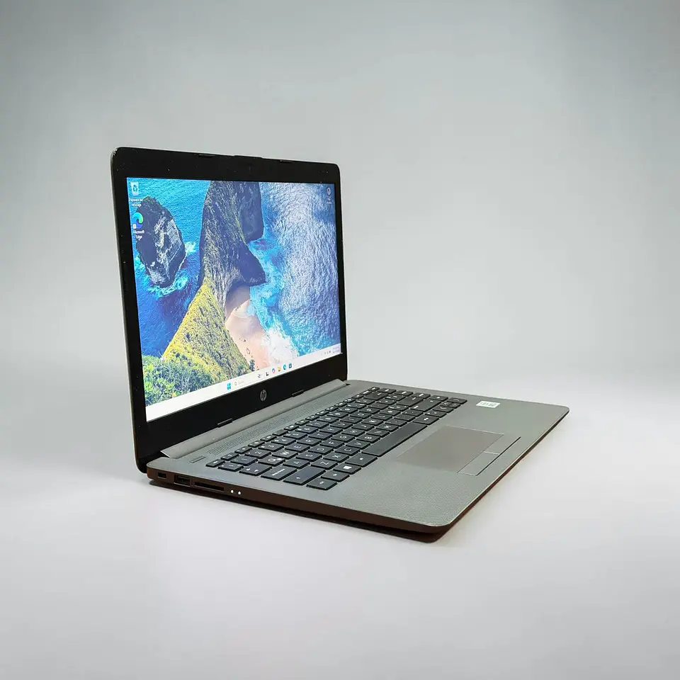 HP 240 G7 / i5-1035G1 / 16GB RAM / 512GB SSD / Pantalla 14 HD 4