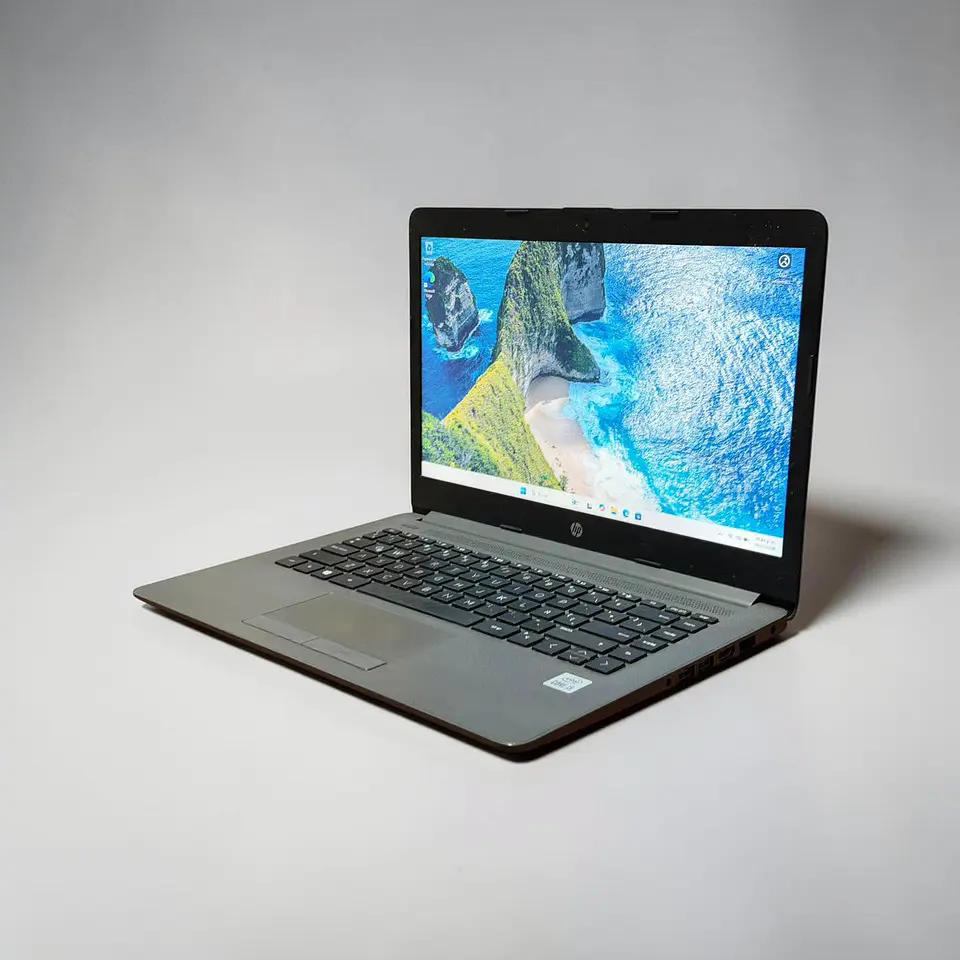 HP 240 G7 / i5-1035G1 / 16GB RAM / 512GB SSD / Pantalla 14 HD 5