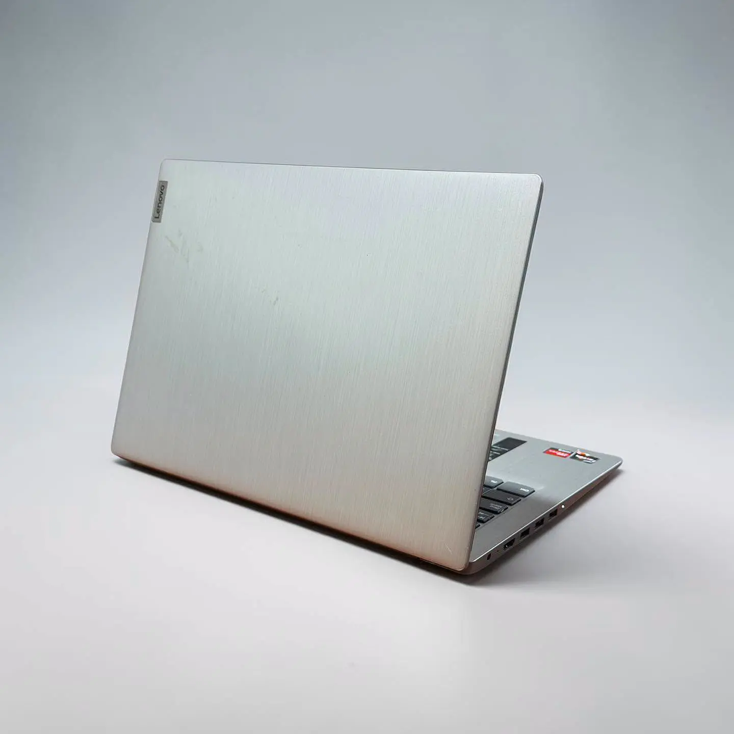 Lenovo ideapad 3 / Ryzen 3 3250U / 8GB RAM / 256GB SSD / Pantalla 14 FHD 2