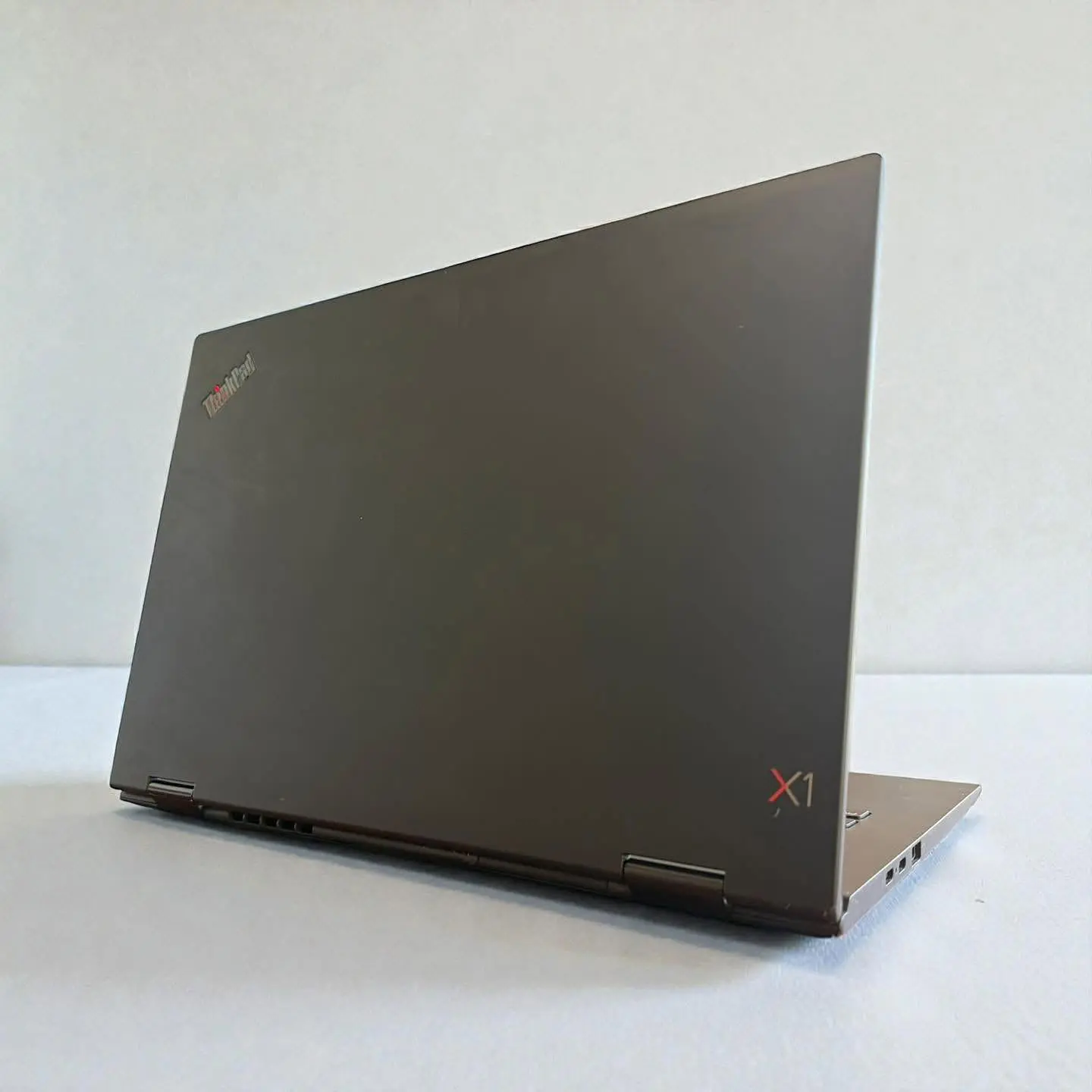 Lenovo Thinkpad X1 Yoga Gen 3 / i7-8650U / 16GB RAM / 512GB SSD / Pantalla 14 Full HD Tactil 360 grados 2