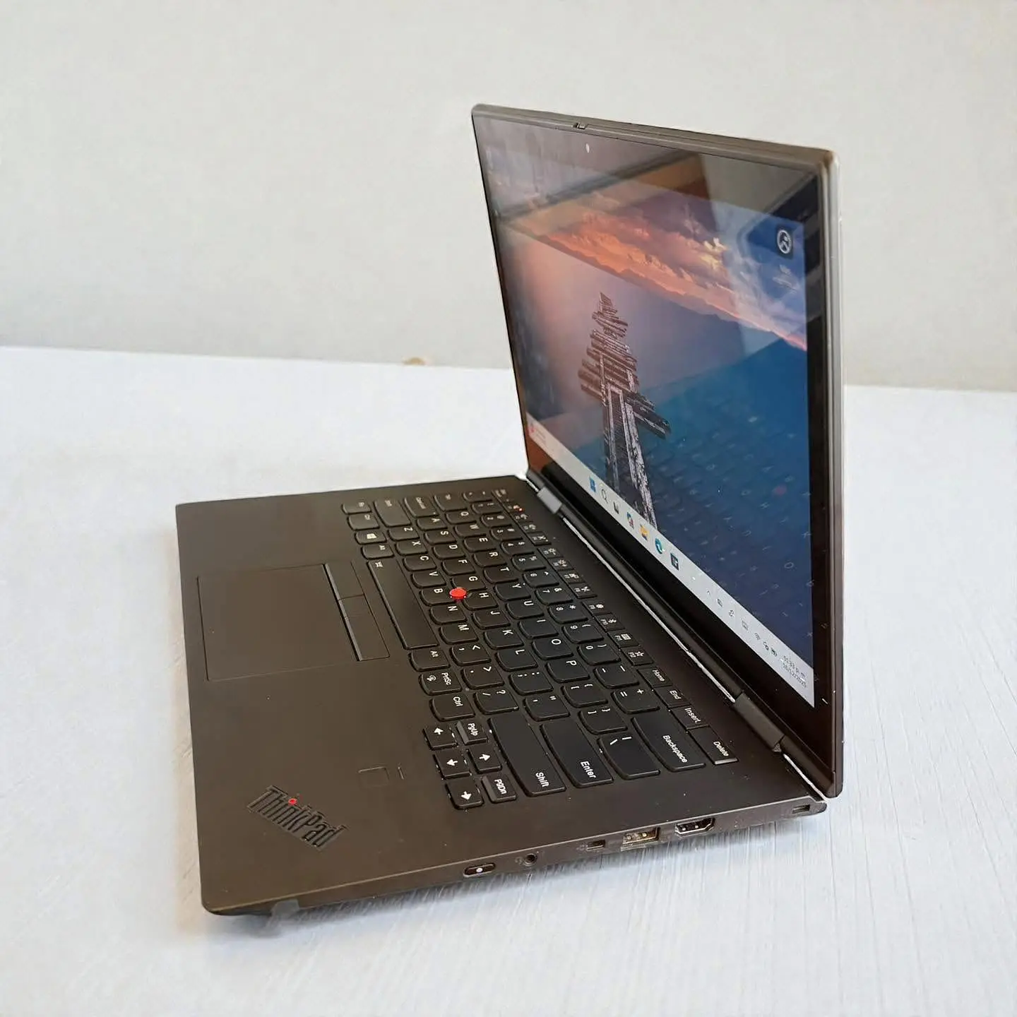 Lenovo Thinkpad X1 Yoga Gen 3 / i7-8650U / 16GB RAM / 512GB SSD / Pantalla 14 Full HD Tactil 360 grados 3