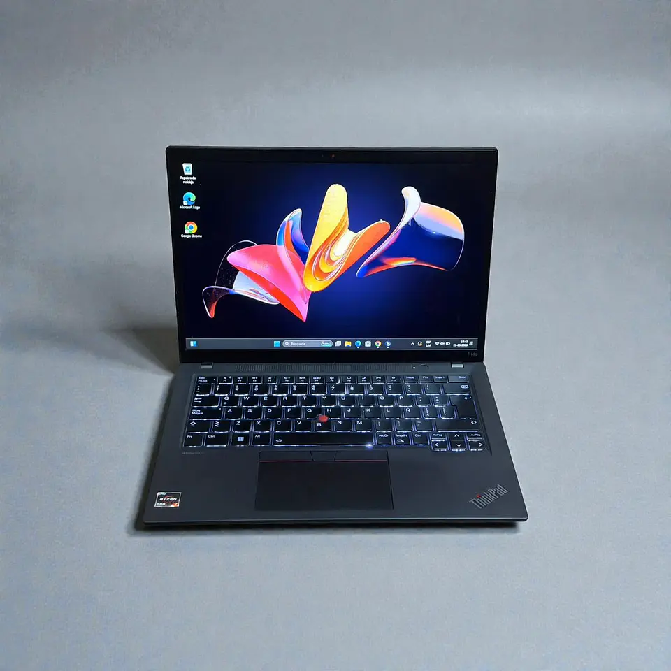 Lenovo Thinkpad P14s Gen 4 / AMD Ryzen 7 7840U / 16GB RAM / 1TB SSD / Pantalla 14 FHD 2