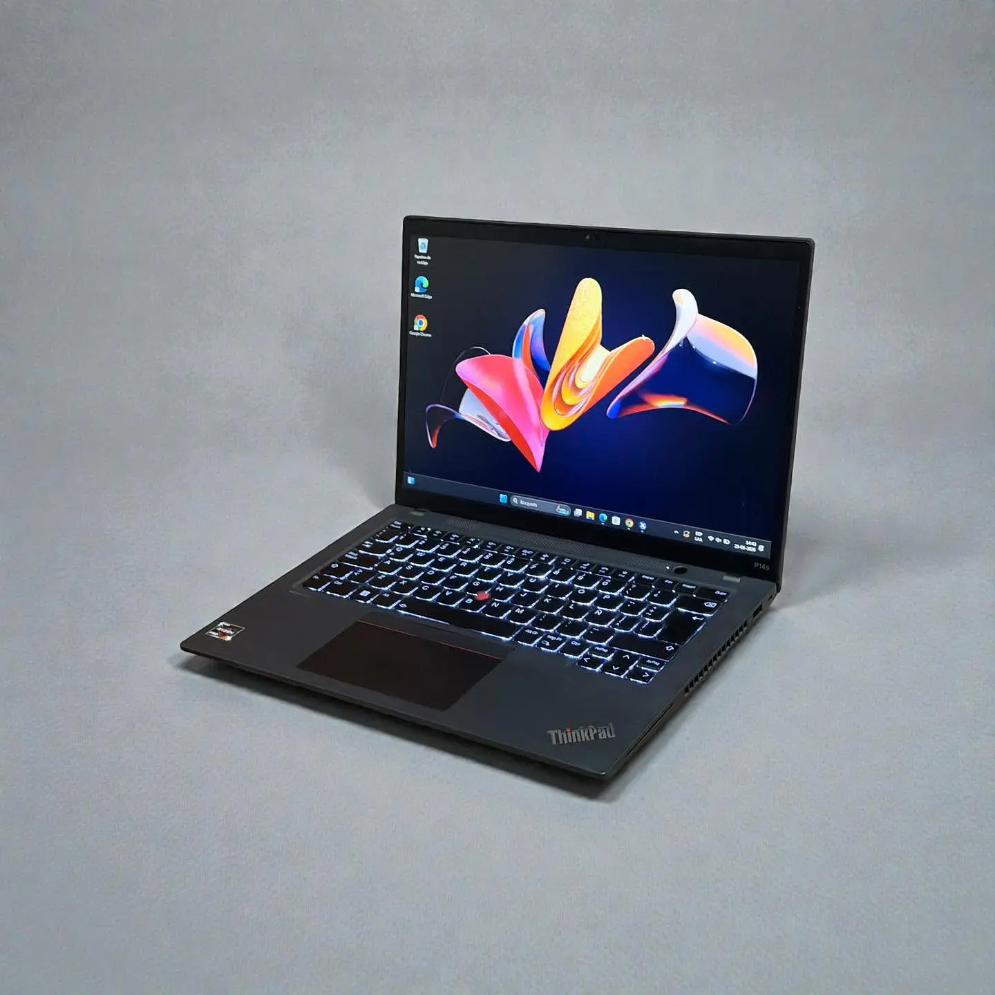 Lenovo Thinkpad P14s Gen 4 / AMD Ryzen 7 7840U / 16GB RAM / 1TB SSD / Pantalla 14 FHD 5
