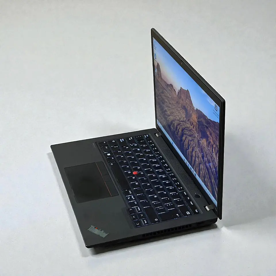 Lenovo Thinkpad T14 Gen 3 / i7-1260P / Nvidia MX550 / 16GB RAM / 512GB SSD / Pantalla 14 FHD 3